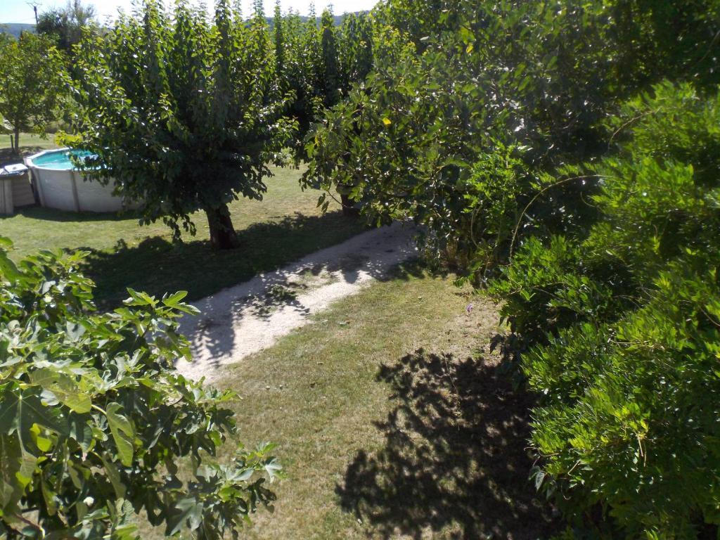 Chambres D'Hote Les Jardins De Prasserat Vallon-Pont-dʼArc Pokoj fotografie